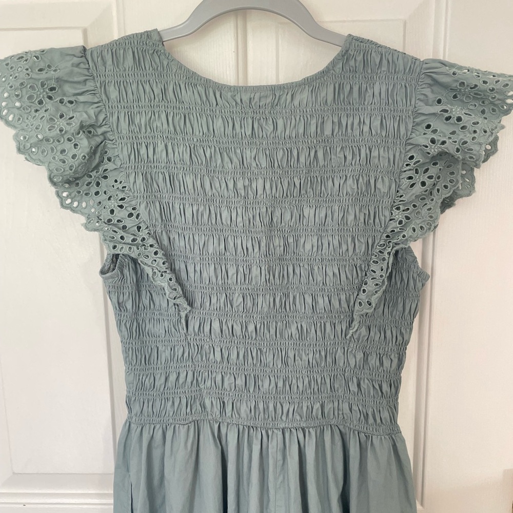Smocked Flutter Sleeve Eyelet Sage Green Dress from GAP for women Size S Tall - Picture 7 of 9
